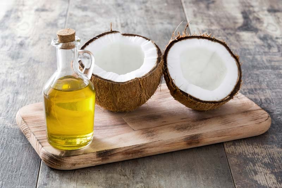 Blogerki uważają olej kokosowy za najlepszy – dlaczego? Poznaj ich opinie